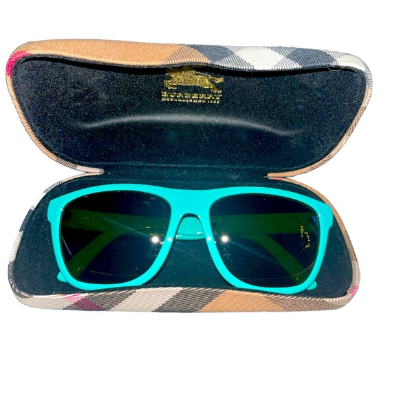 burberry sunglasses foldable